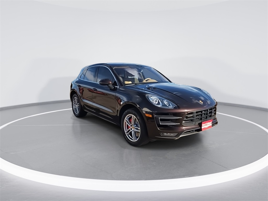 2015 Porsche Macan Turbo photo 2