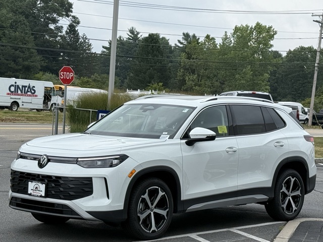2025 Volkswagen Tiguan SE photo 4