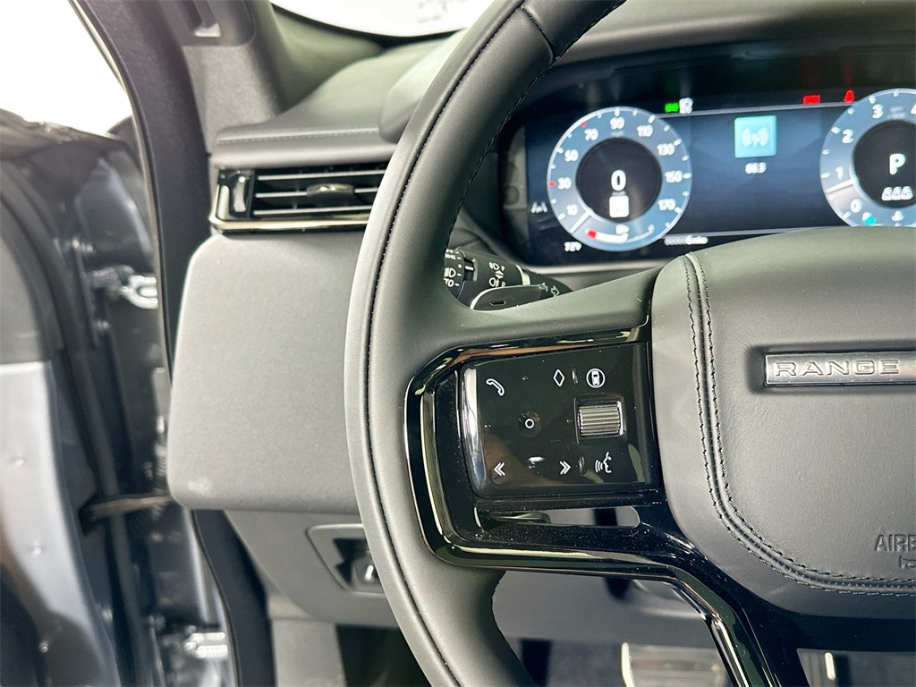 2026 Land Rover Range Rover Velar SE photo 13
