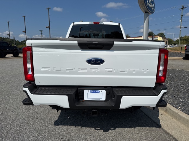 2026 Ford F-250 photo 9