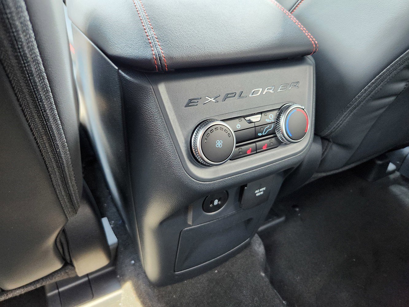 2025 Ford Explorer ST photo 19