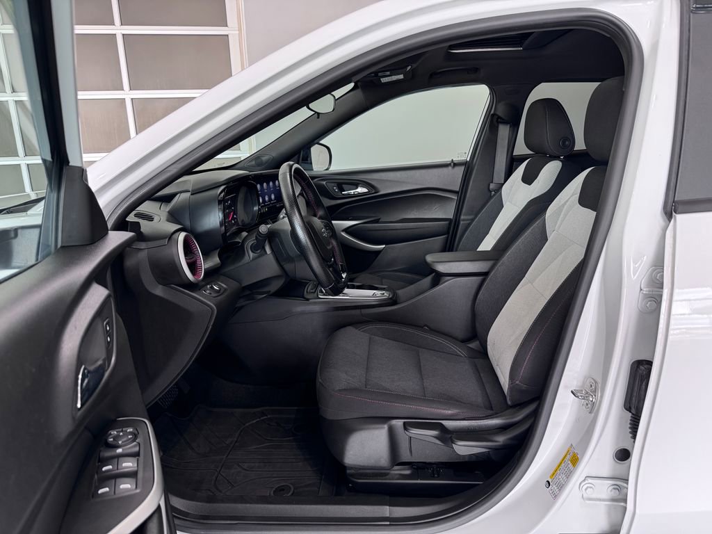 2024 Chevrolet Trax photo 8