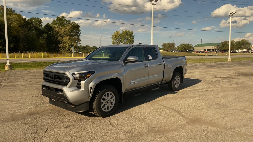 2025 Toyota Tacoma SR5 4x4 Double Cab photo 4
