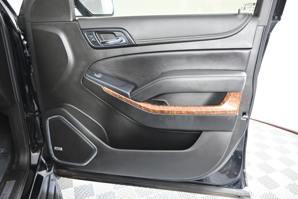 2019 Chevrolet Suburban Premier photo 11