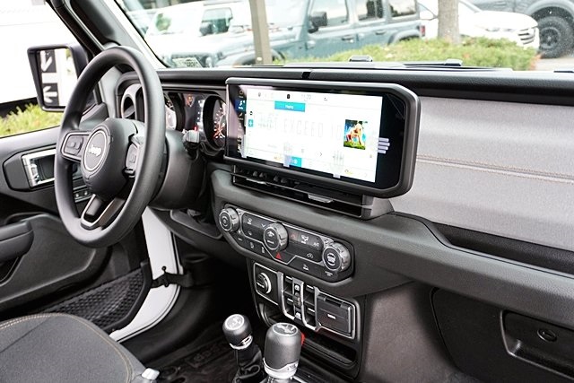 New 2026 Bright White Clear-Coat Exterior Paint Jeep Sport image 14