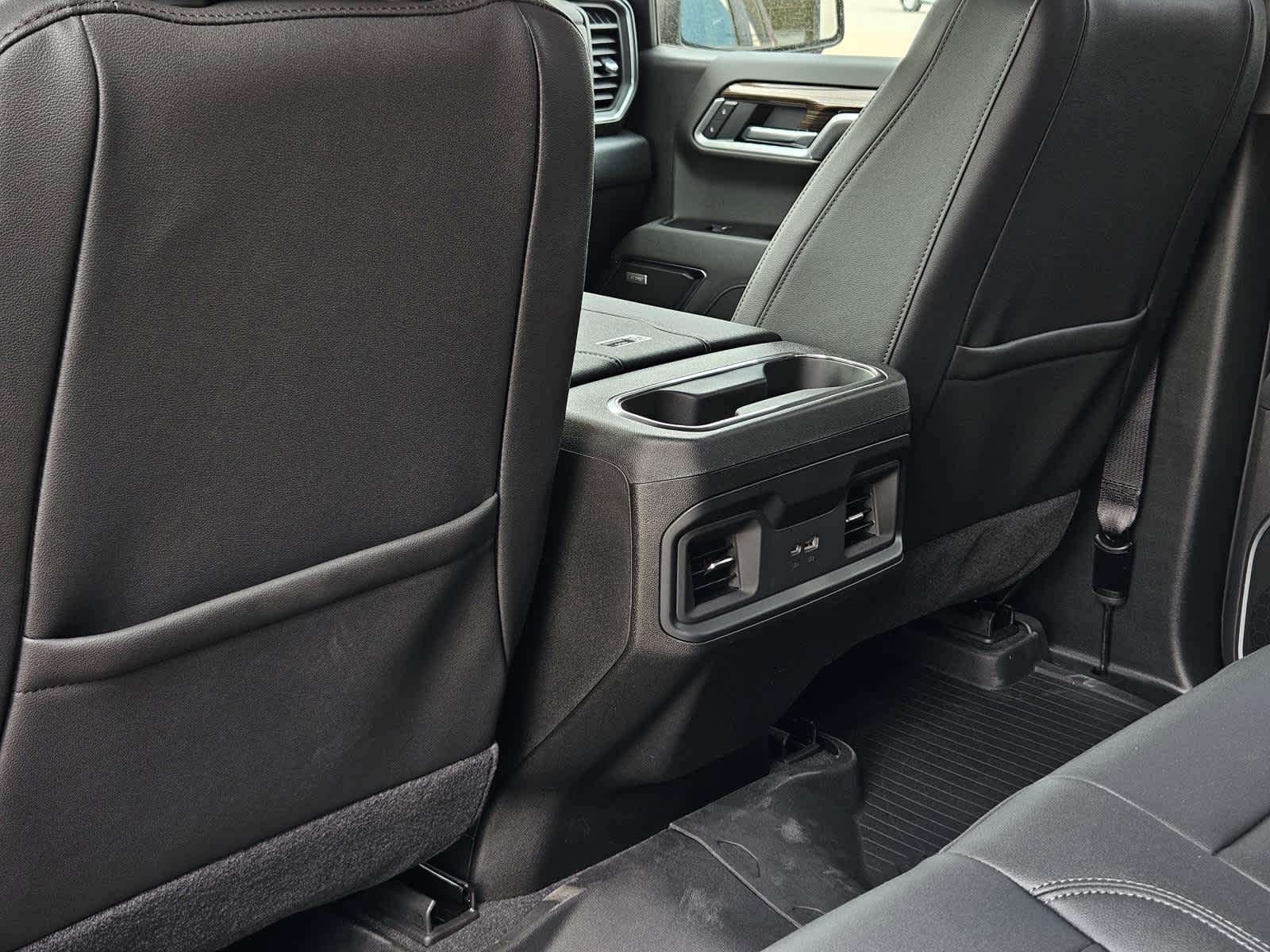 2025 Chevrolet Silverado 1500 RST photo 14