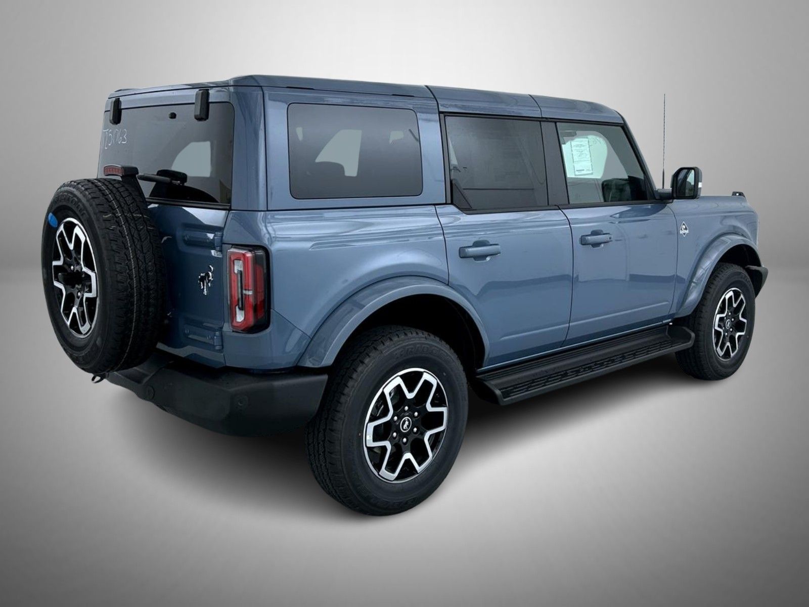 2025 Ford Bronco Outer Banks photo 5