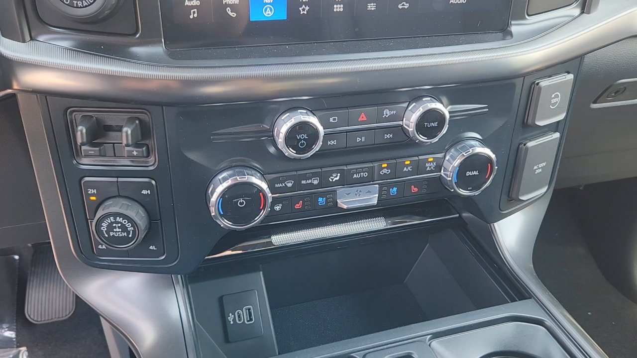 2025 Ford F-150 Lariat photo 19