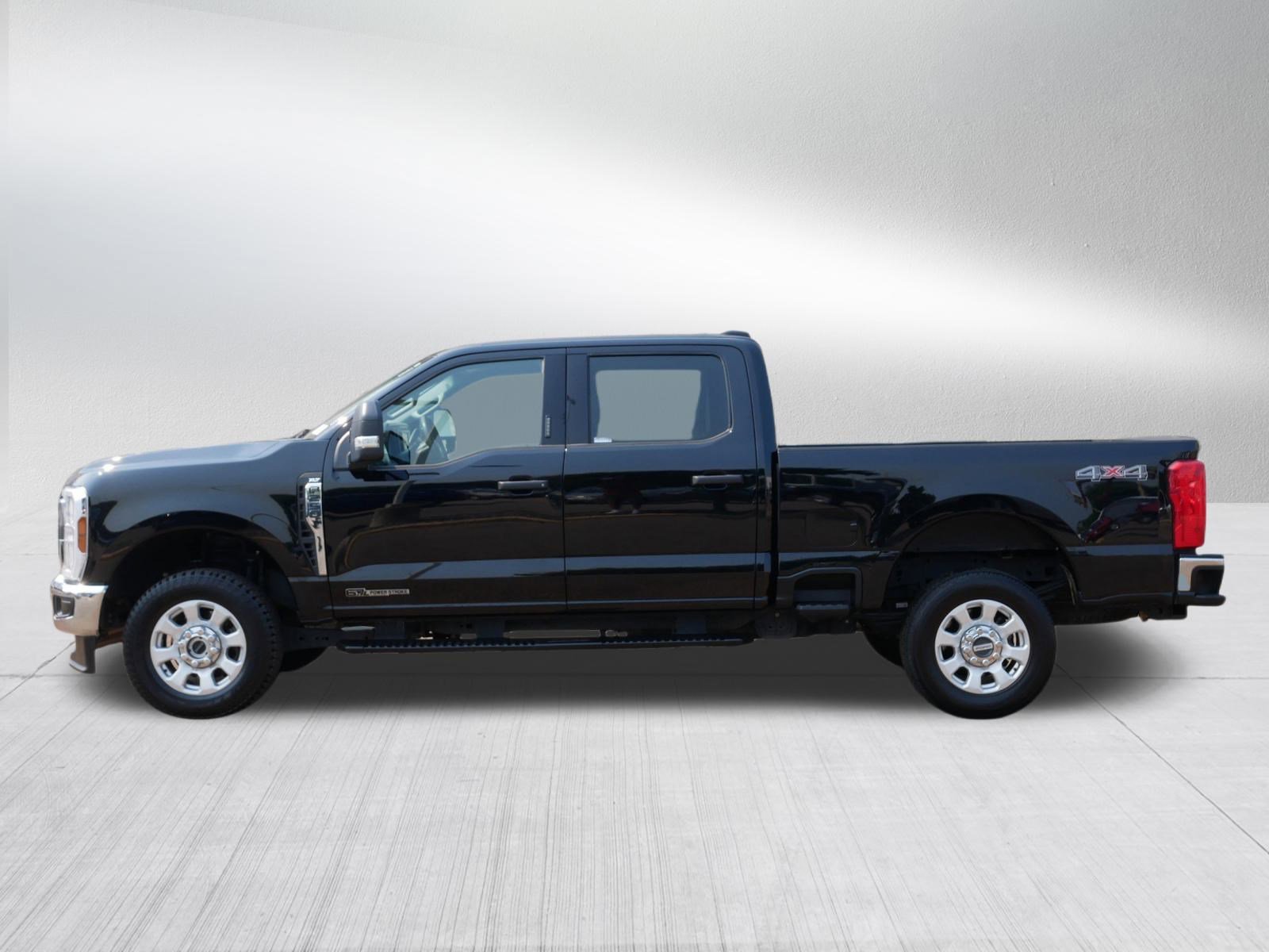 2024 Ford F-250 XLT photo 4