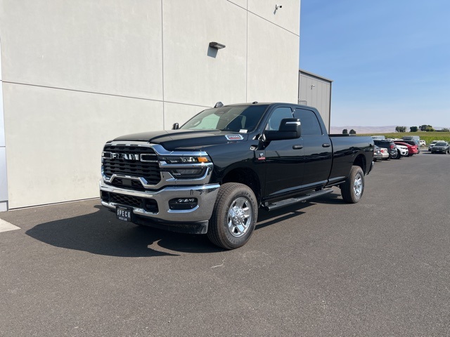 2025 Ram 2500 Tradesman photo 3