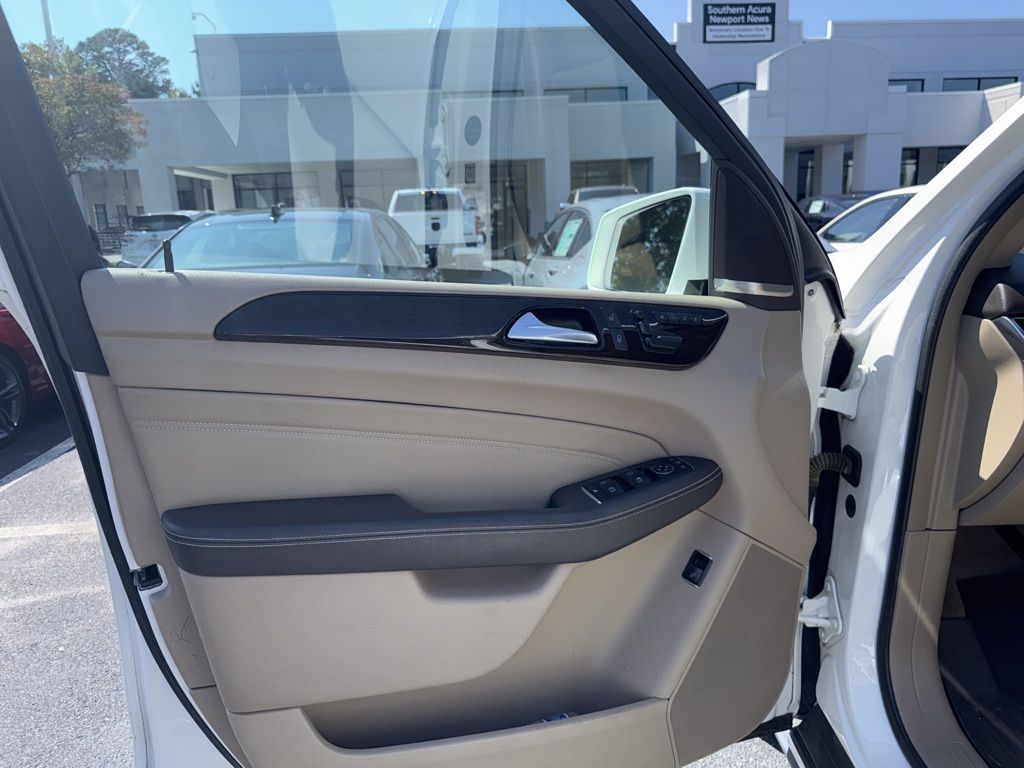 2014 Mercedes Benz ML 350 4MATIC photo 4