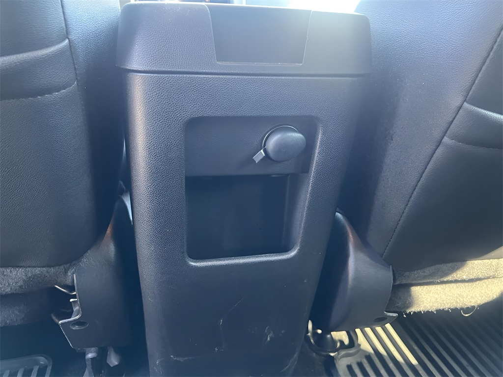 2010 Ford Escape Limited photo 30