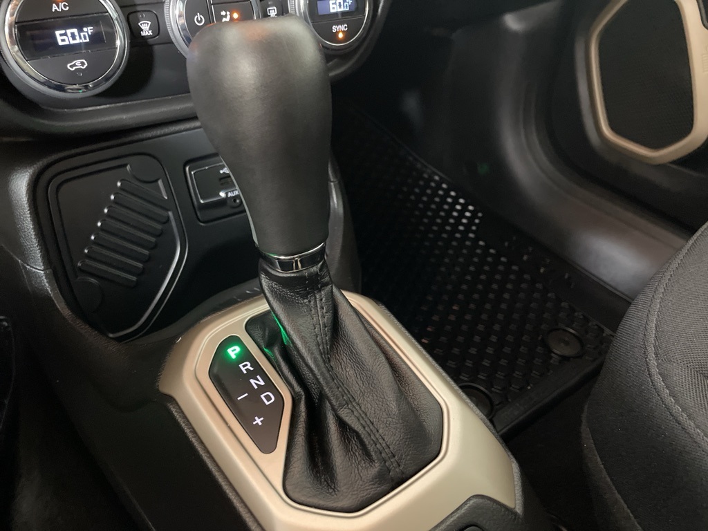 2016 Jeep Renegade Latitude photo 30