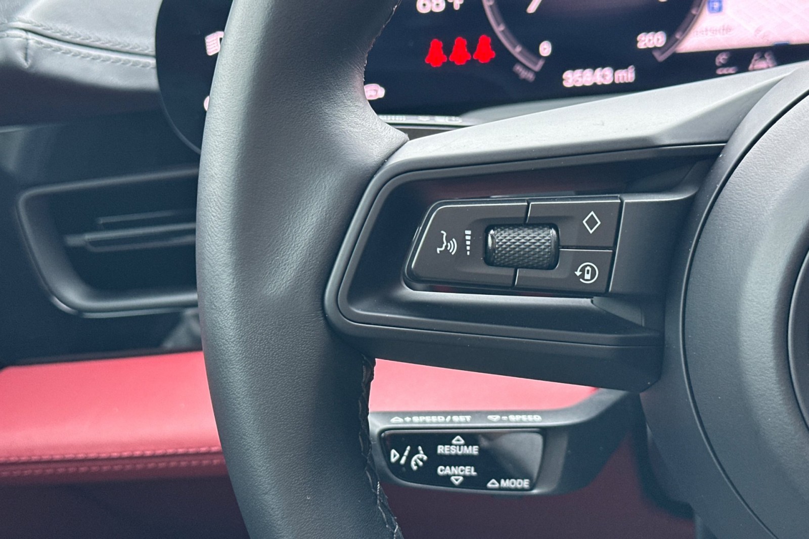2023 Porsche Taycan photo 28