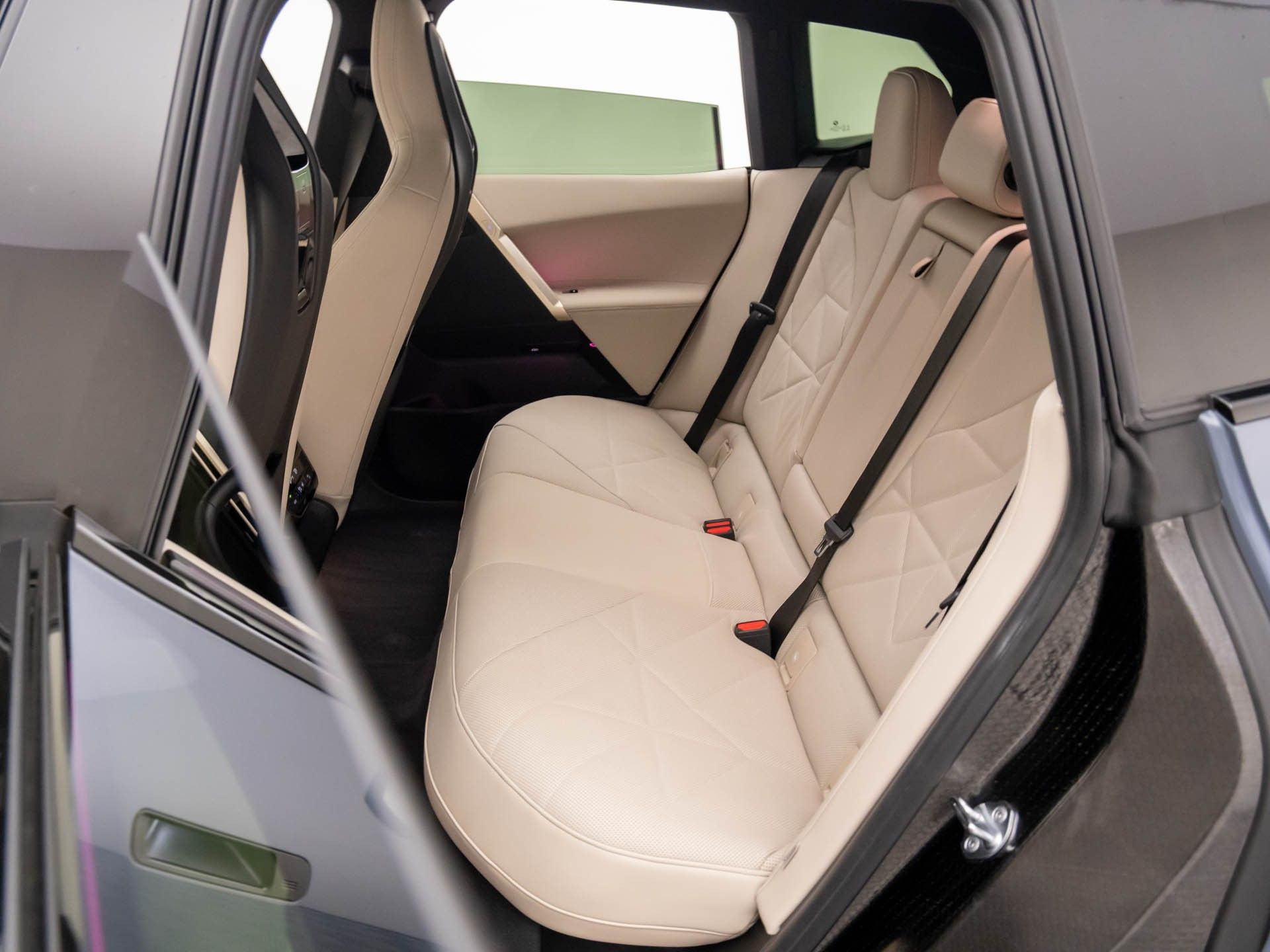 Certified Used 2025 Storm Bay Metallic BMW xDrive50 image 17