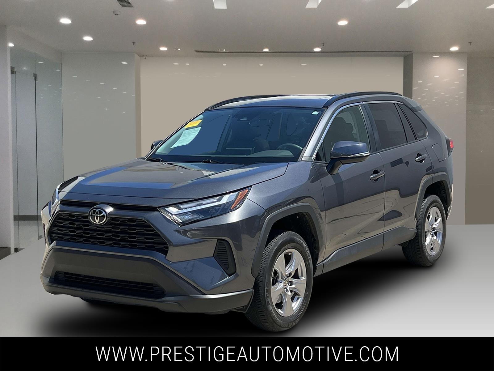 2022 Toyota RAV4 XLE's photo
