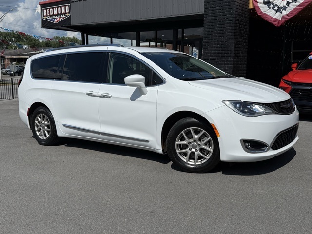 2020 Chrysler Pacifica Touring L photo 2
