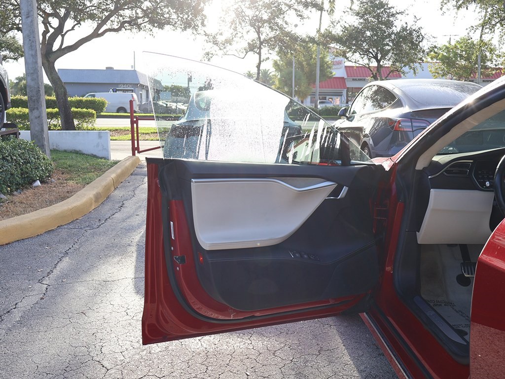 2017 Tesla Model S 75 photo 23
