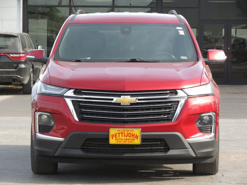 Used 2022 Chevrolet Traverse 3LT with VIN 1GNEVHKW9NJ143643 for sale in Kansas City