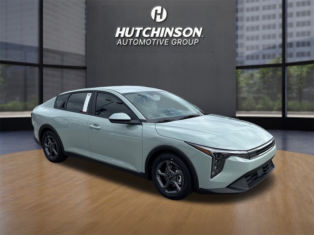 2025 Kia K4 LXS's photo