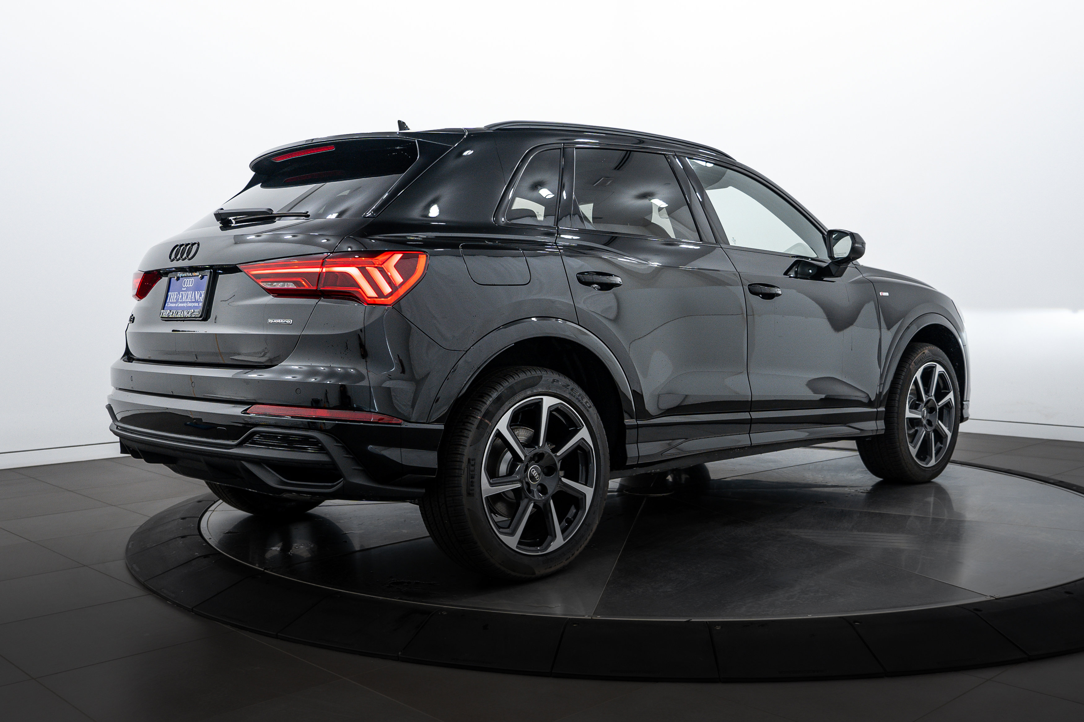 2025 Audi Q3 S line Premium Plus photo 2