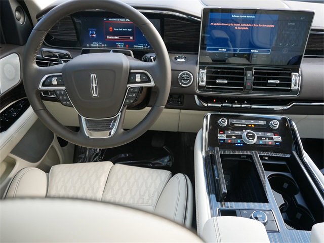 2023 Lincoln Navigator Black Label photo 17