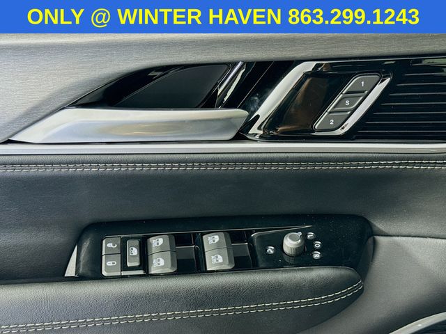 2025 Jeep Wagoneer Series II photo 16
