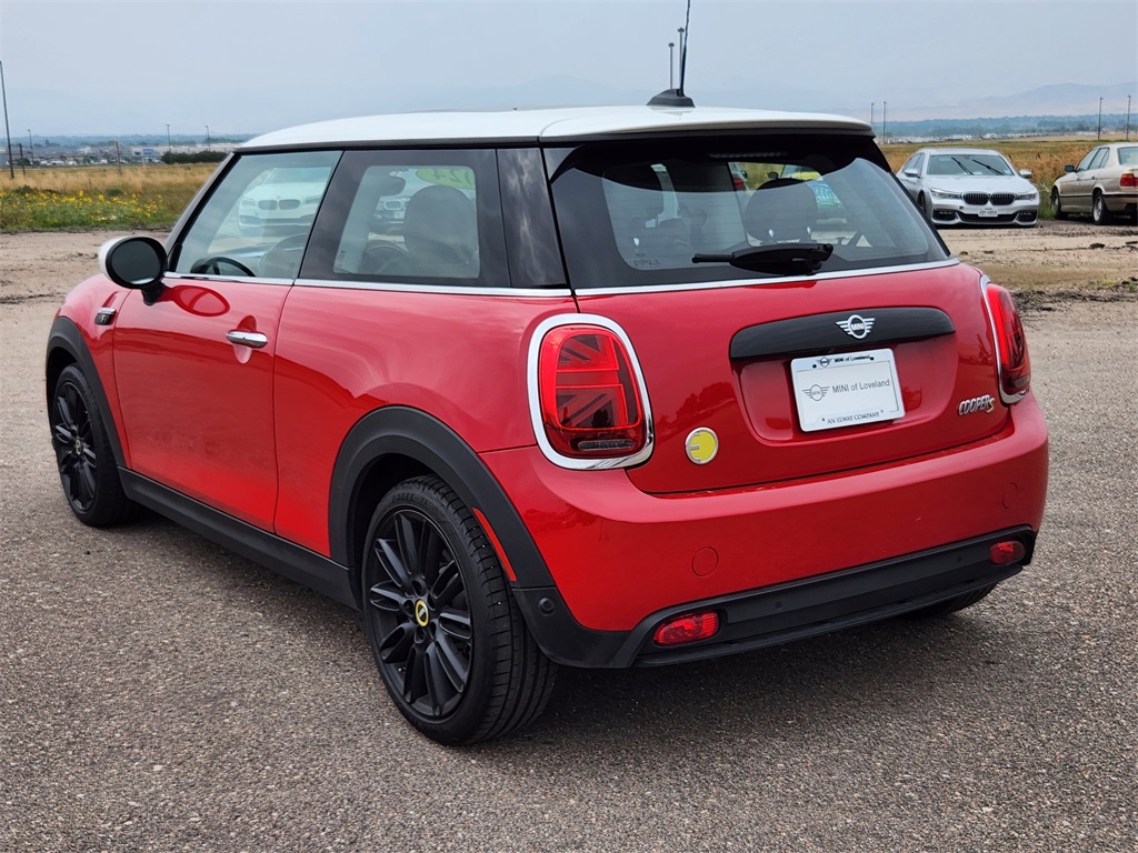 2024 Mini Cooper 2 Door Hardtop SE photo 3