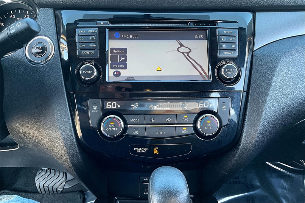 2016 Nissan Rogue SV photo 29