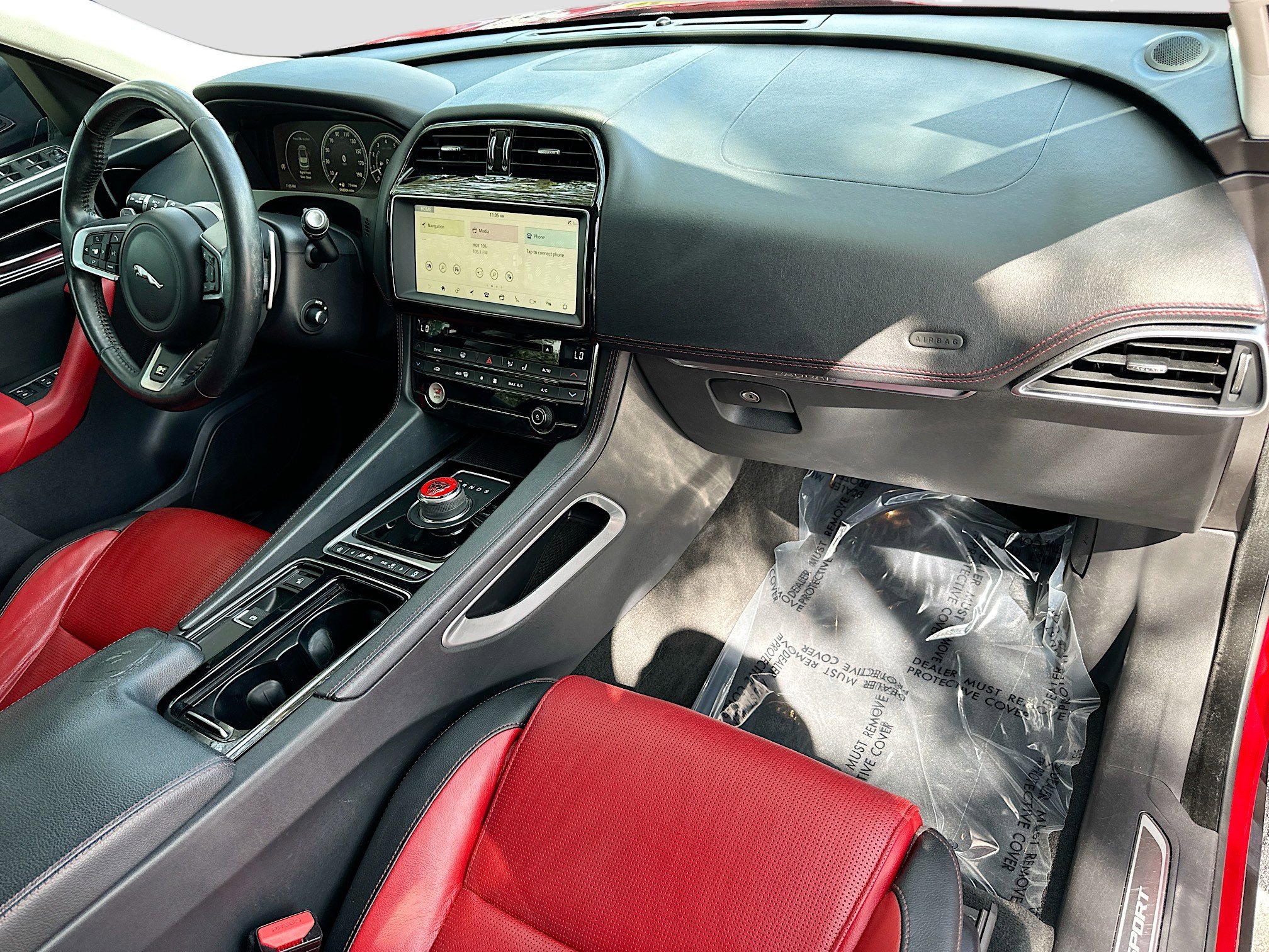 2018 Jaguar F-PACE R-Dynamic SE photo 31