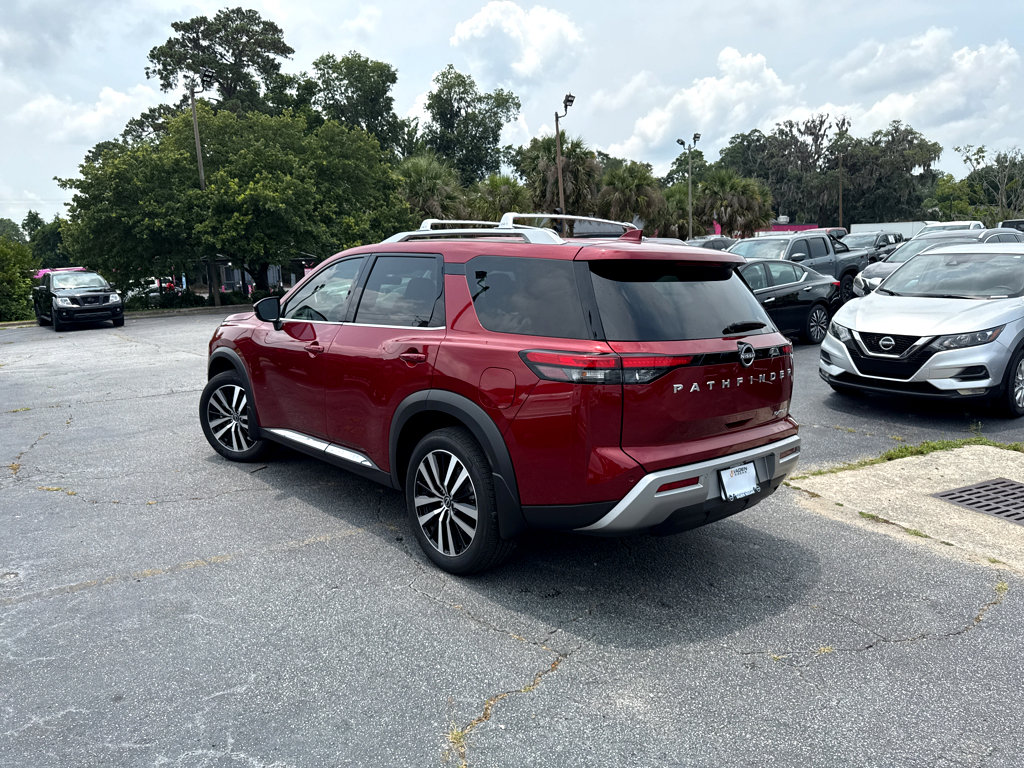 2024 Nissan Pathfinder Platinum photo 25