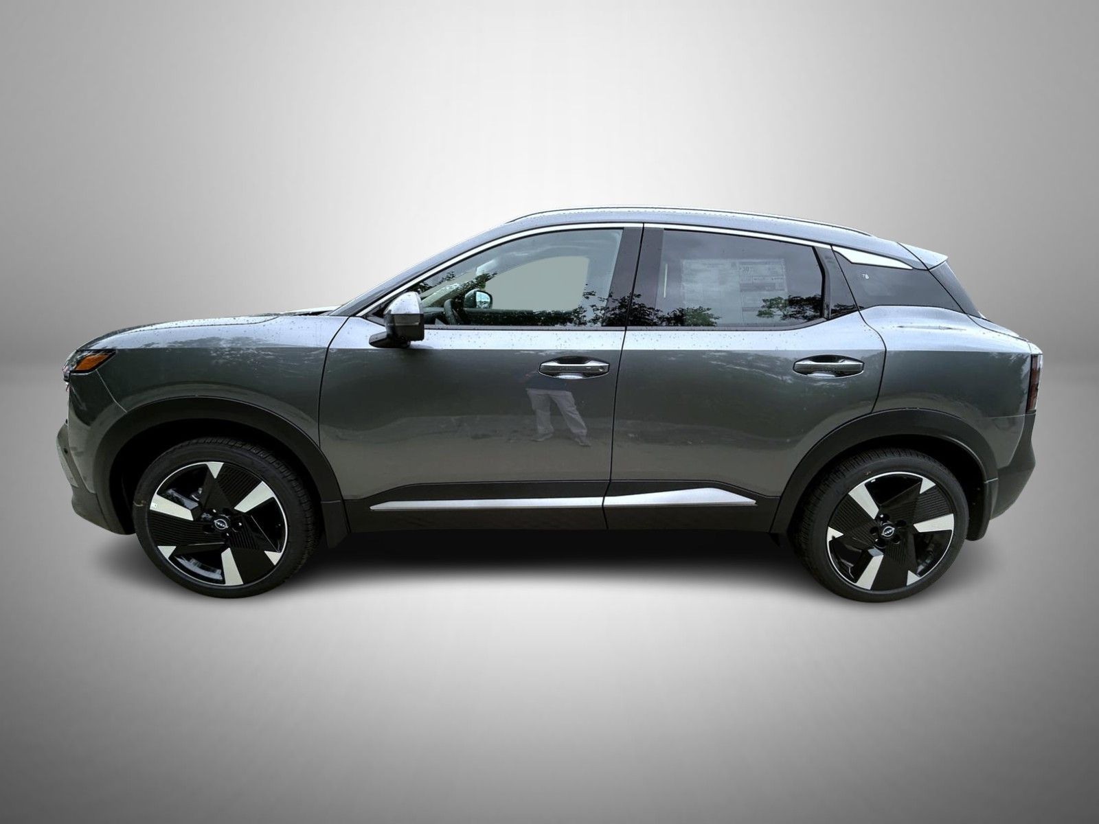 2025 Nissan Kicks SR photo 8