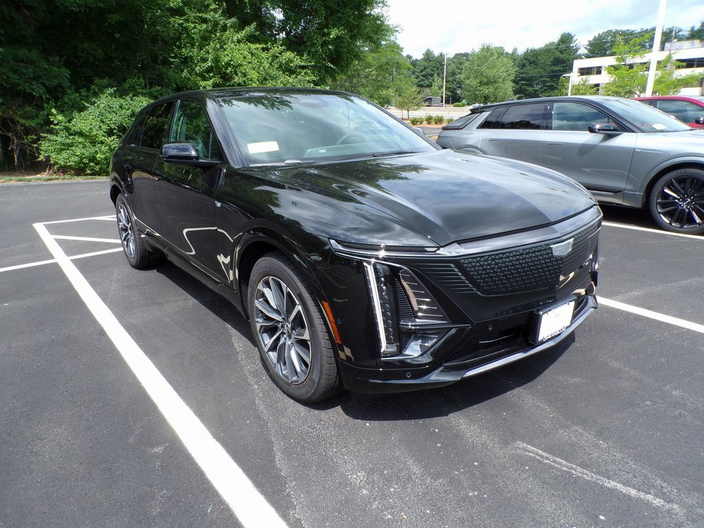 2025 Cadillac Lyriq Sport photo 3