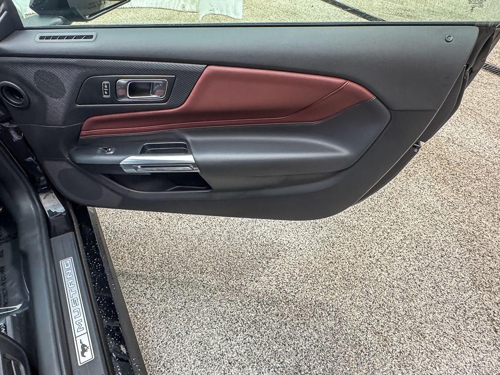 2025 FORD MUSTANG - Image 21