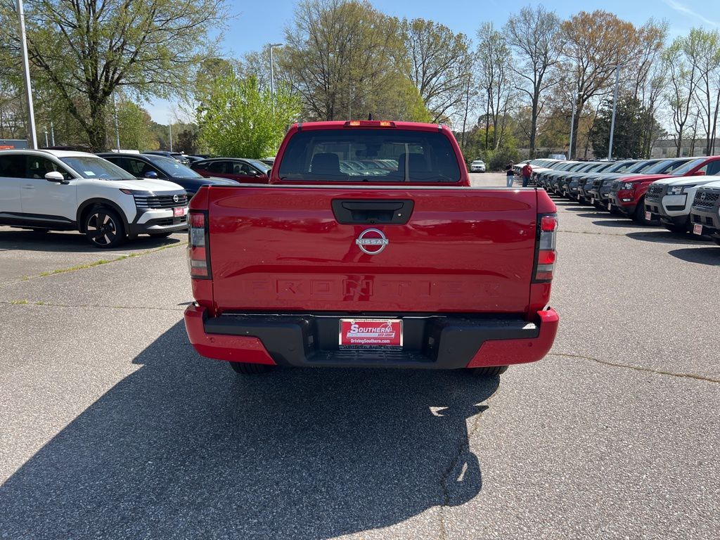 2025 Nissan Frontier King Cab SV photo 3