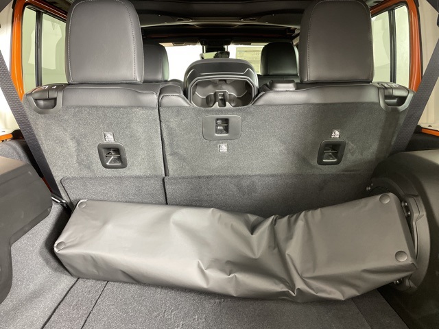 2025 Jeep Wrangler Sahara photo 18