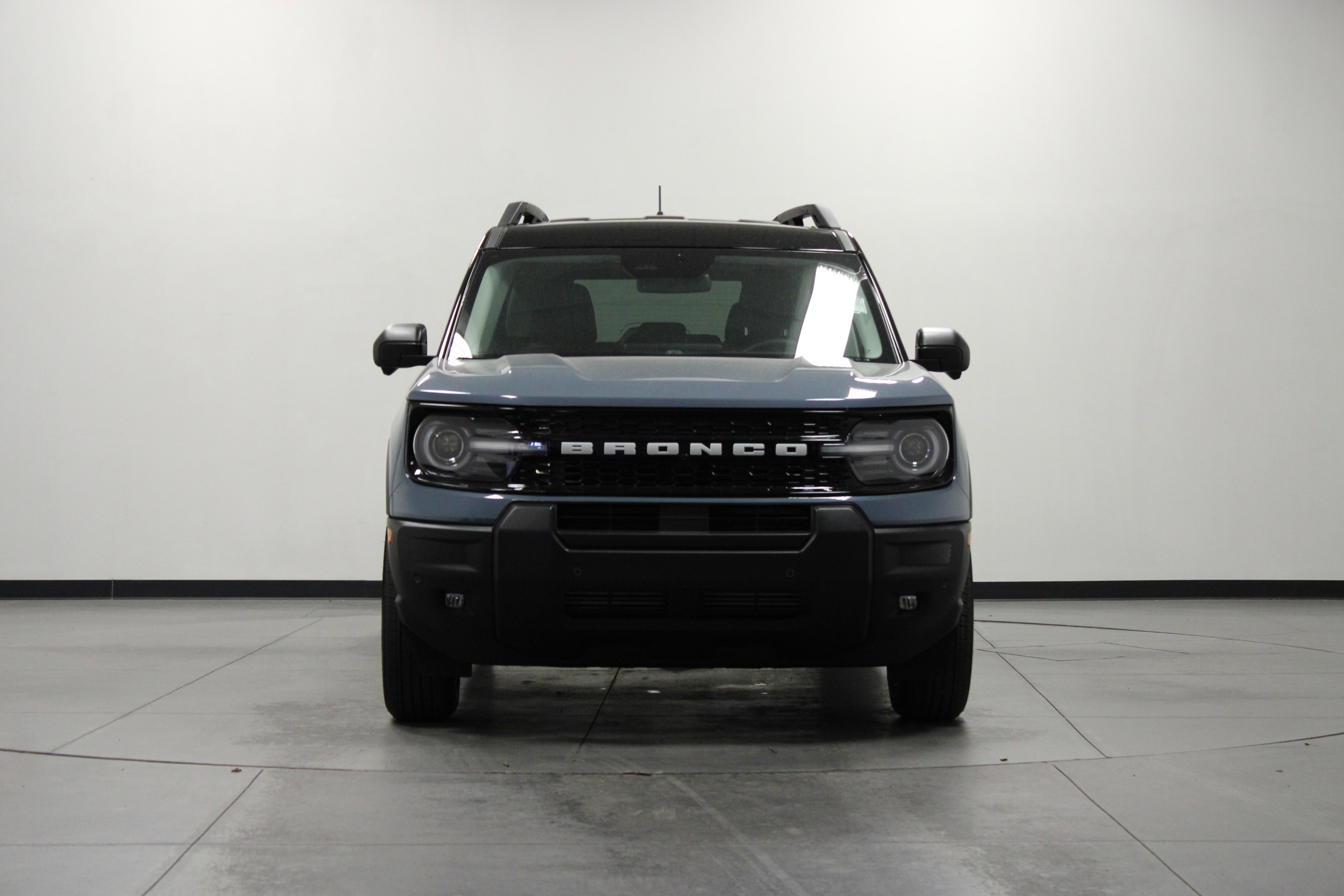 2025 Ford Bronco Outer Banks photo 8