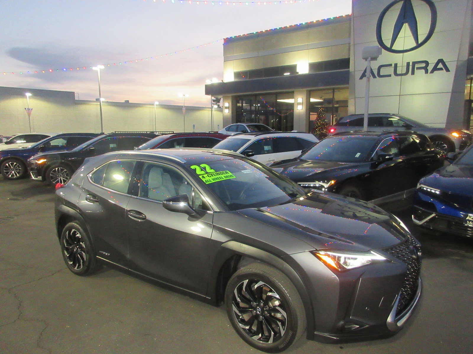 2022 Lexus UX 250h photo 4