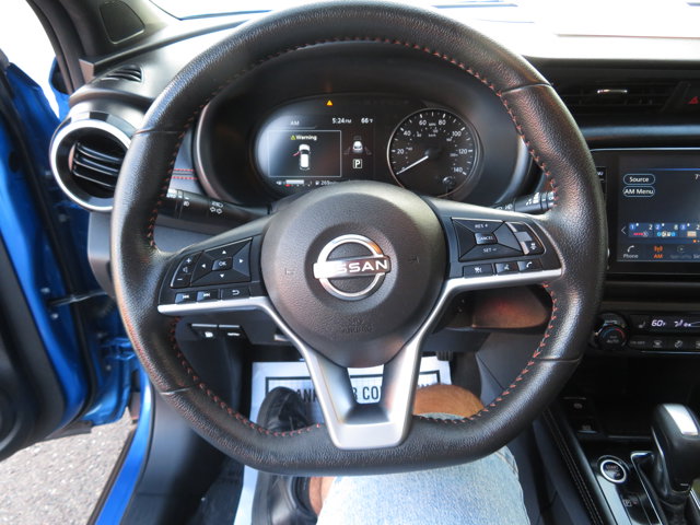 2023 Nissan Kicks SR photo 23
