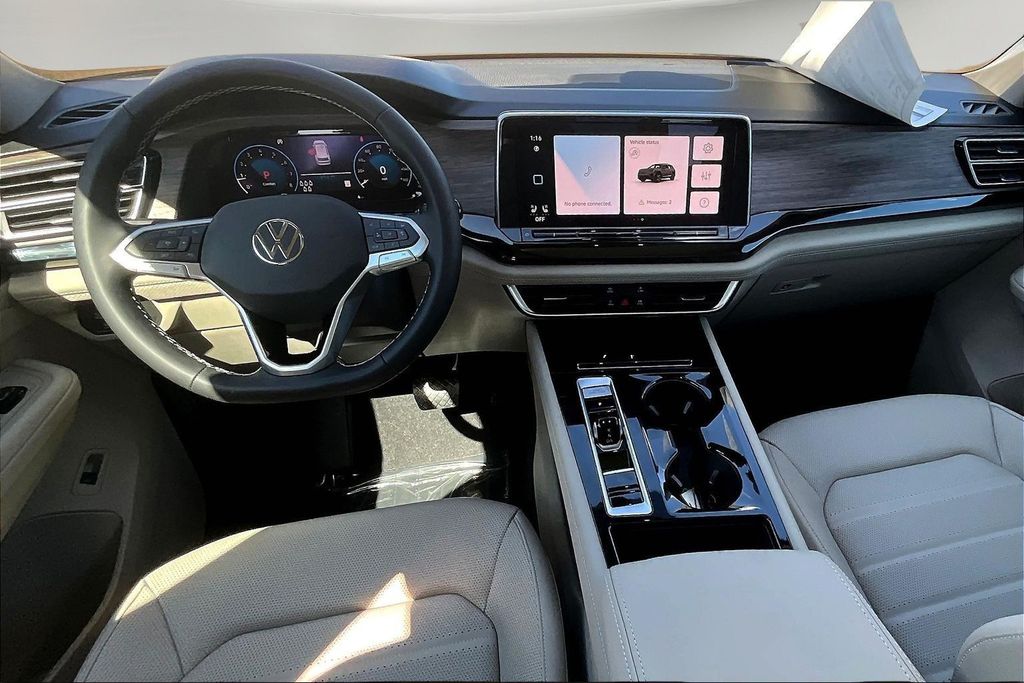 2026 Volkswagen Atlas SEL photo 3