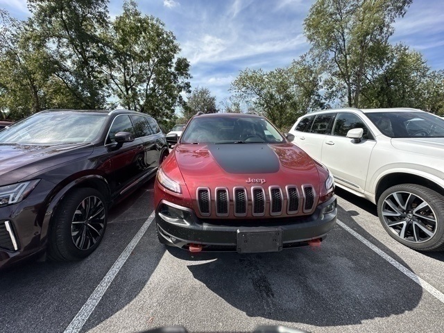 2016 Jeep Cherokee Trailhawk photo 2