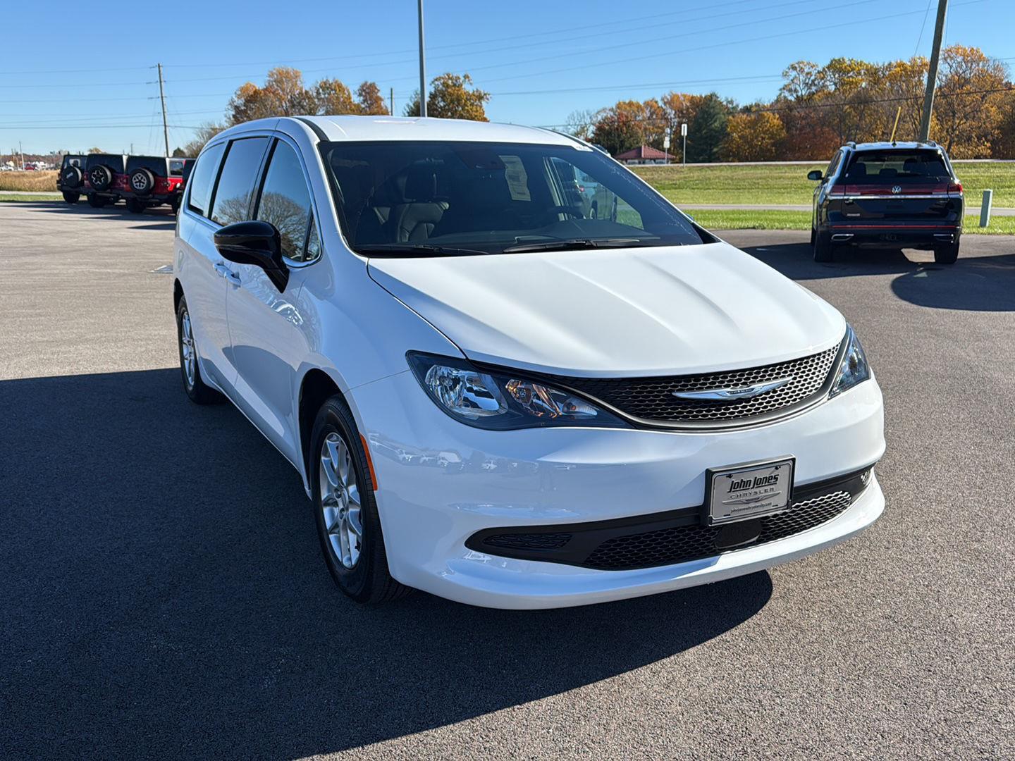 2026 Chrysler Voyager LX photo 2