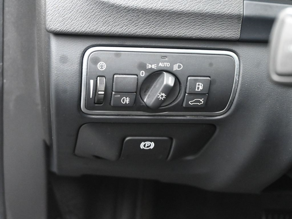 2016 Volvo V60 T5 photo 12