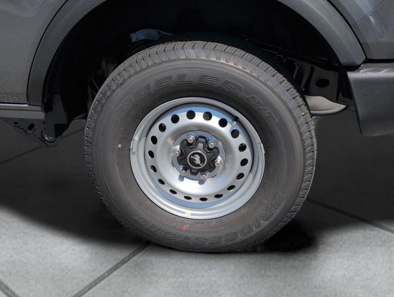 2025 Ford Bronco Base photo 17