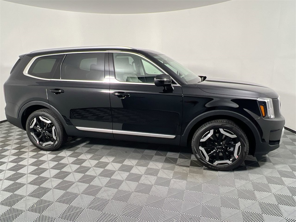 2025 Kia Telluride EX photo 2