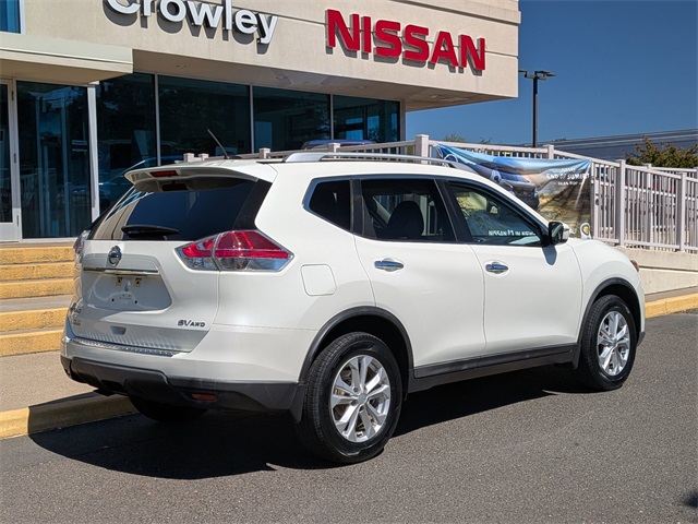 2016 Nissan Rogue SV photo 3