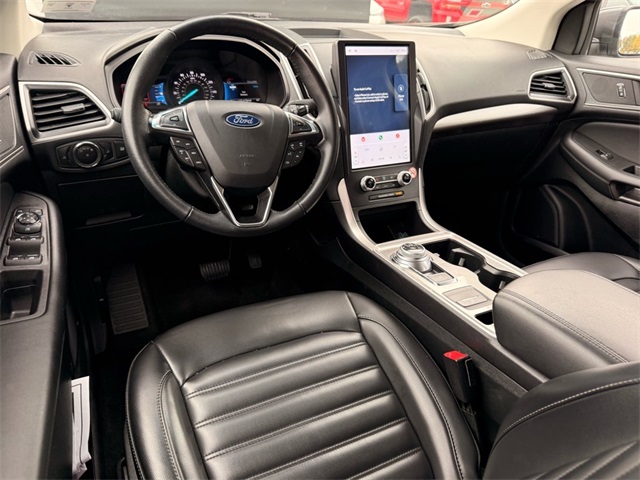 2024 Ford Edge SEL photo 3