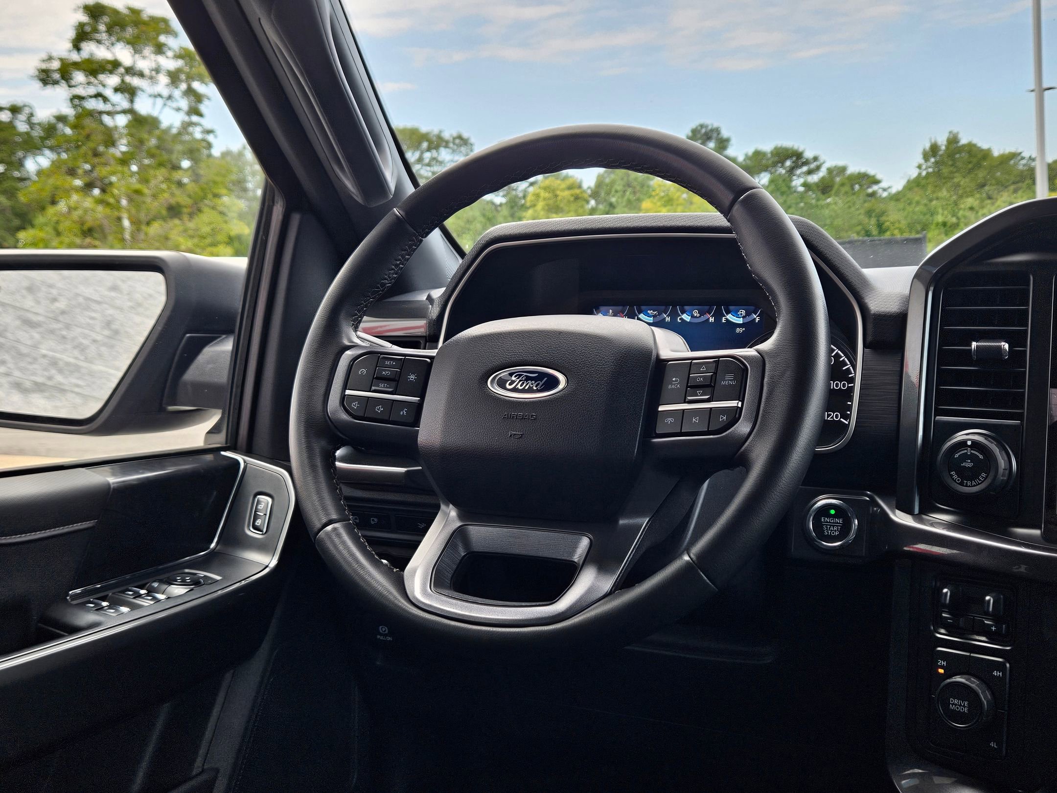 2023 Ford F-150 XLT photo 9