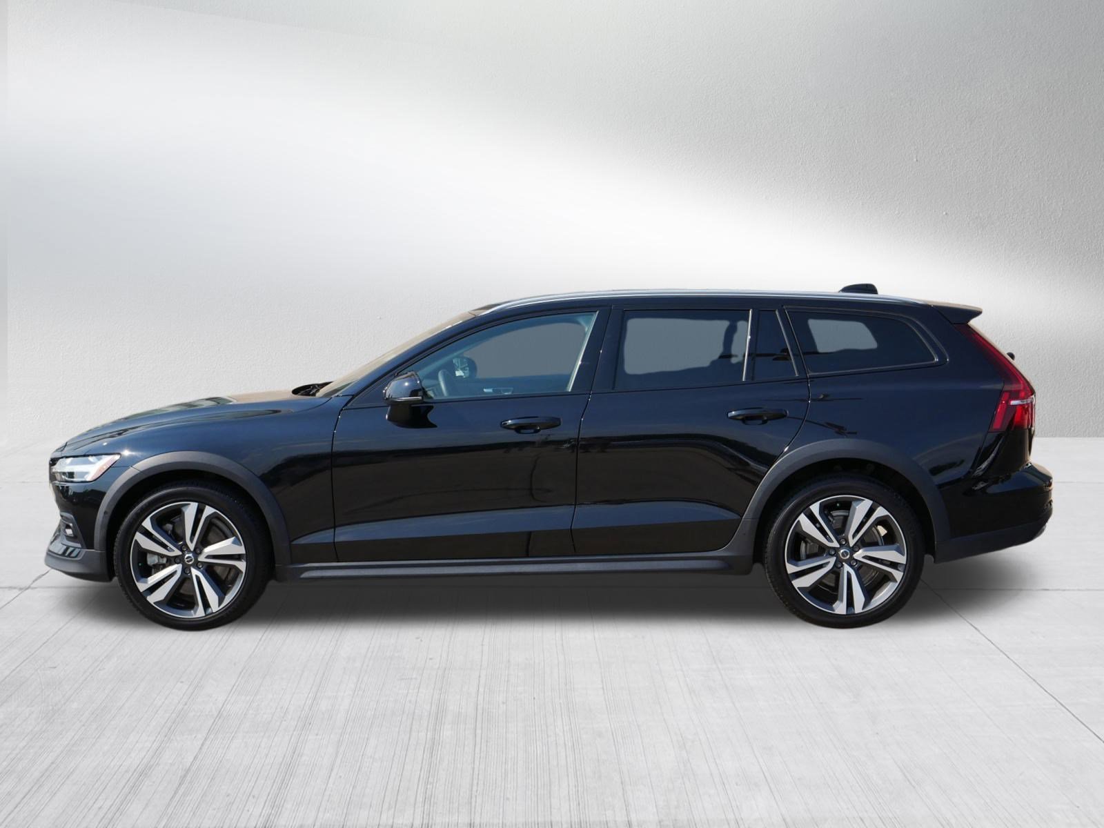 2024 Volvo V60 Cross Country Plus photo 4