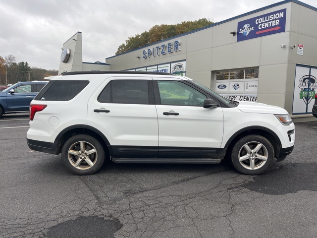 2018 Ford Explorer Base photo 3
